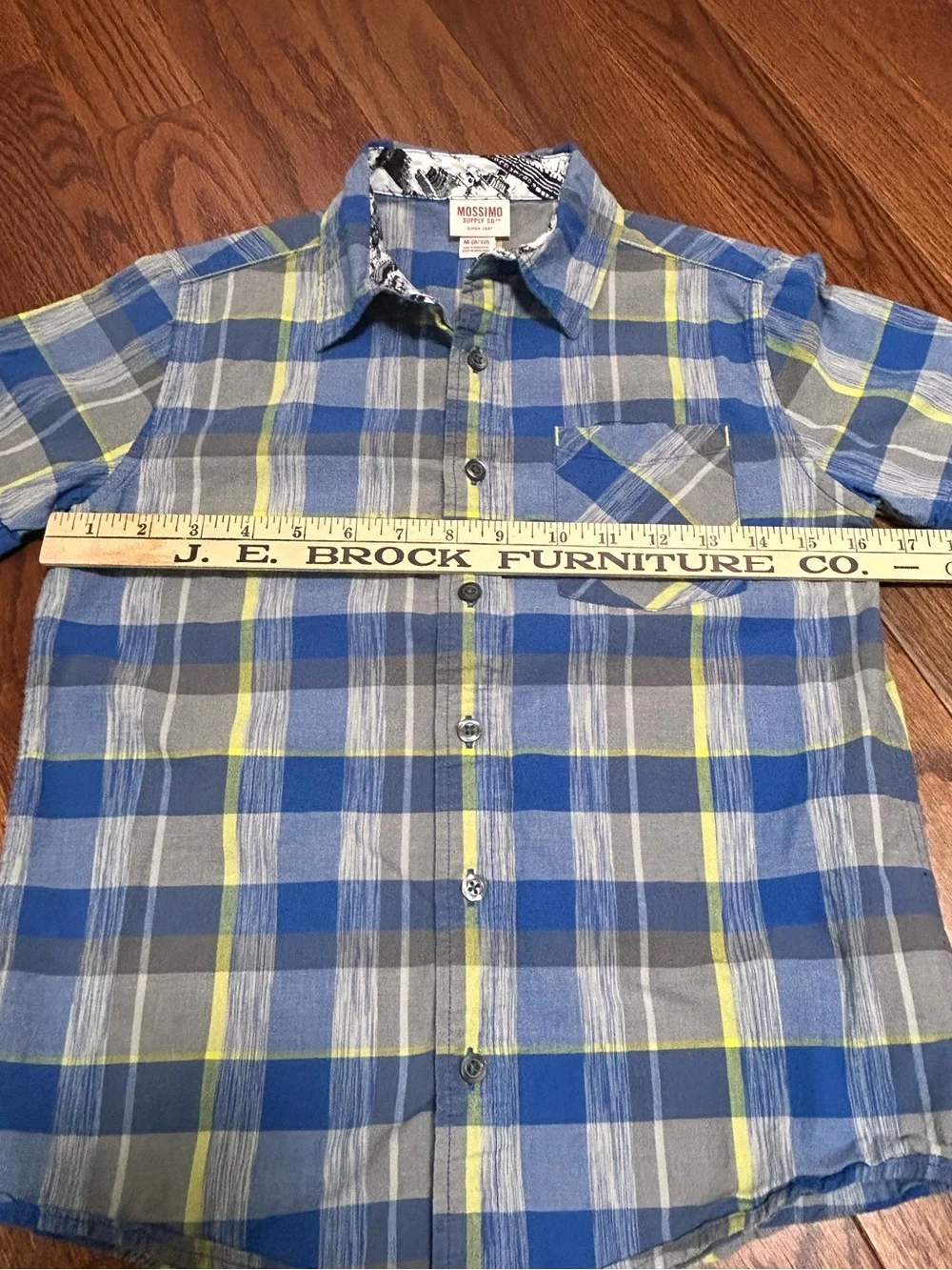 Mossimo Supply Co. Short Sleeve Blue Plaid Button-Up Shirt size m (8/10)